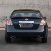 2010 Nissan Altima - Photos and Details