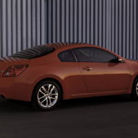 2010 Nissan Altima - Photos and Details