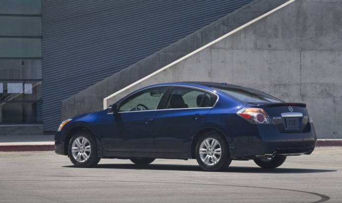 2010 Nissan Altima - Photos and Details