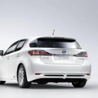 2010 Lexus CT 200h officially revealed