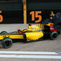 2010 Renault Formula 1 Car - R30