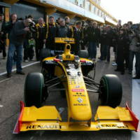 2010 Renault Formula 1 Car - R30