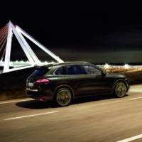 2011 Porsche Cayenne photos and details