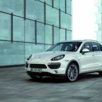 2011 Porsche Cayenne photos and details