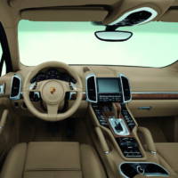 2011 Porsche Cayenne photos and details