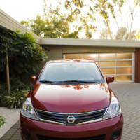 2011 Nissan Versa price