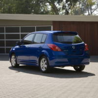 2011 Nissan Versa price