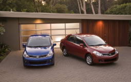 2011 Nissan Versa price