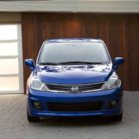 2011 Nissan Versa price