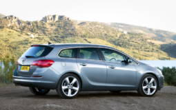 2011 Opel Astra Sports Tourer video