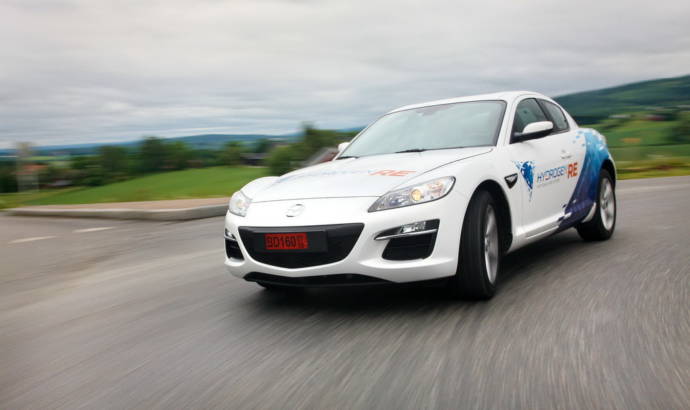 Mazda RX-8 Hydrogen RE at Le Mans into the Future