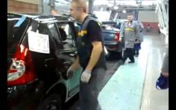 Video: Dacia Sandero door fixing