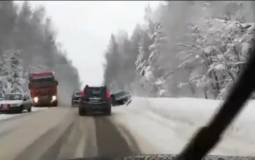 Video: Truck Avoids Crushing Car