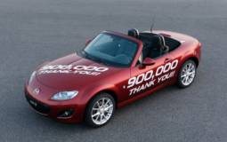 900000th Mazda MX5 Sets New World Record