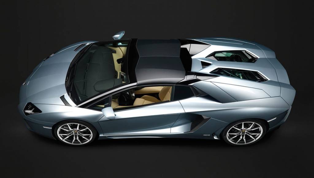 VIDEO: How to install the roof on the new Lamborghini Aventador ...