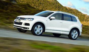 2014 Volkswagen Tiguan R-Line and Touareg R-Line, on stage at NAIAS