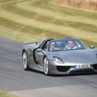 Porsche 918 Spyder debuts at Goodwood