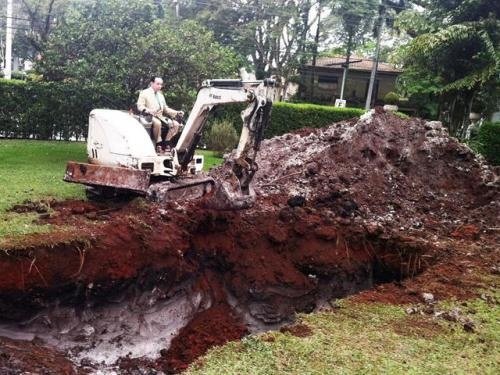 Brazilian millionaire buries his Bentley Flying Spur