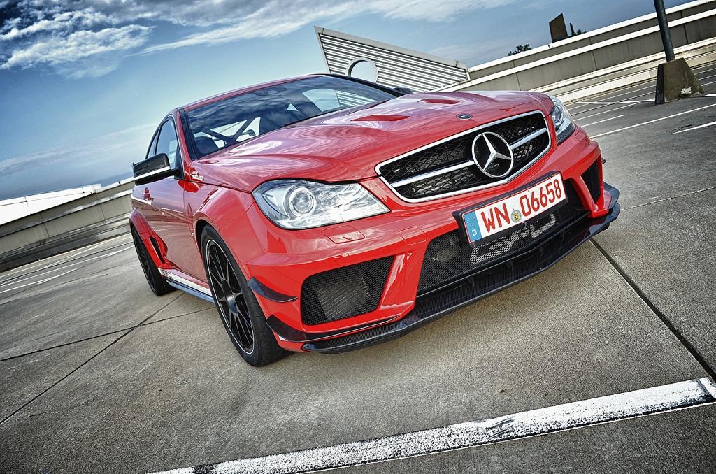 Mercedes AMG C63 rot