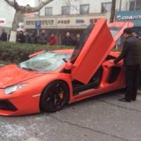 Lamborghini Aventador destroyed by a bus in China