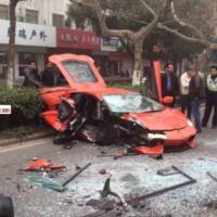 Lamborghini Aventador destroyed by a bus in China