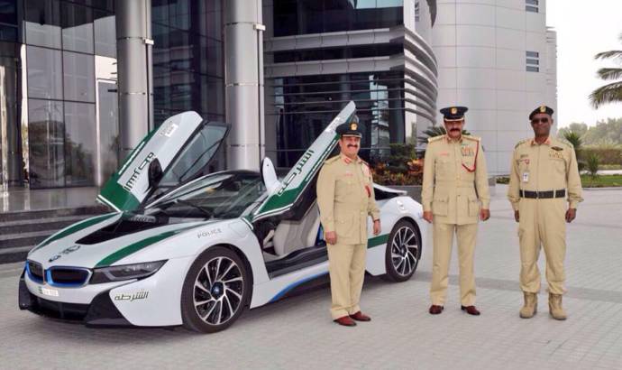 BMW i8 joins the Dubai police fleet