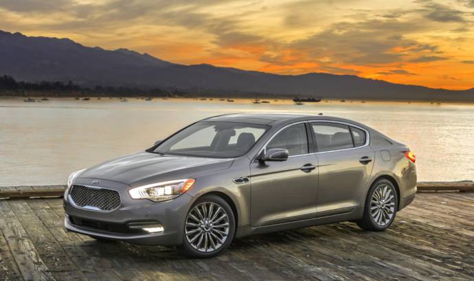 Kia K900 receives new UVO Luxury Services