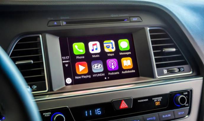 Hyundai offers Android Auto and Apple CarPLay on its cars