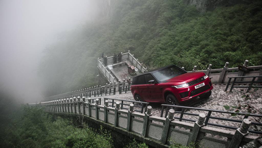 range rover rock climbing