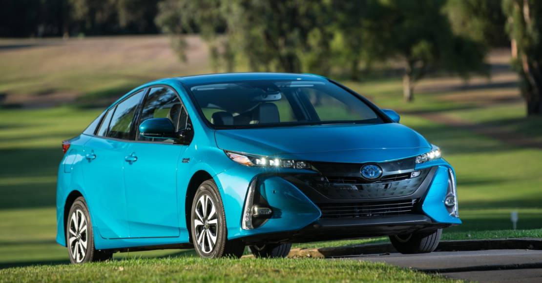 2018 Toyota Prius Prime Hatchback Specs, Review, and Pricing | CarSession