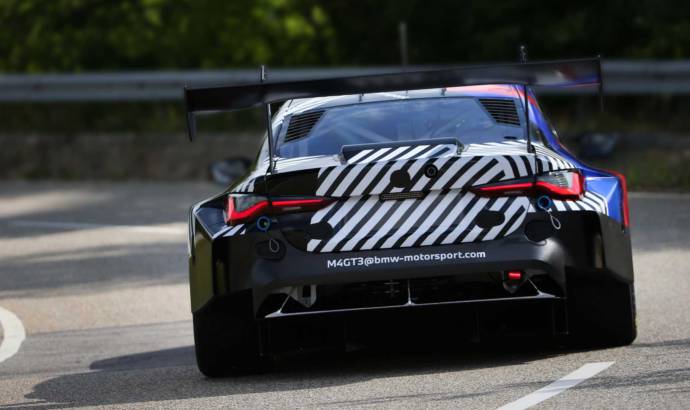 First camouflaged pictures of the upcoming 2022 BMW M4 GT3